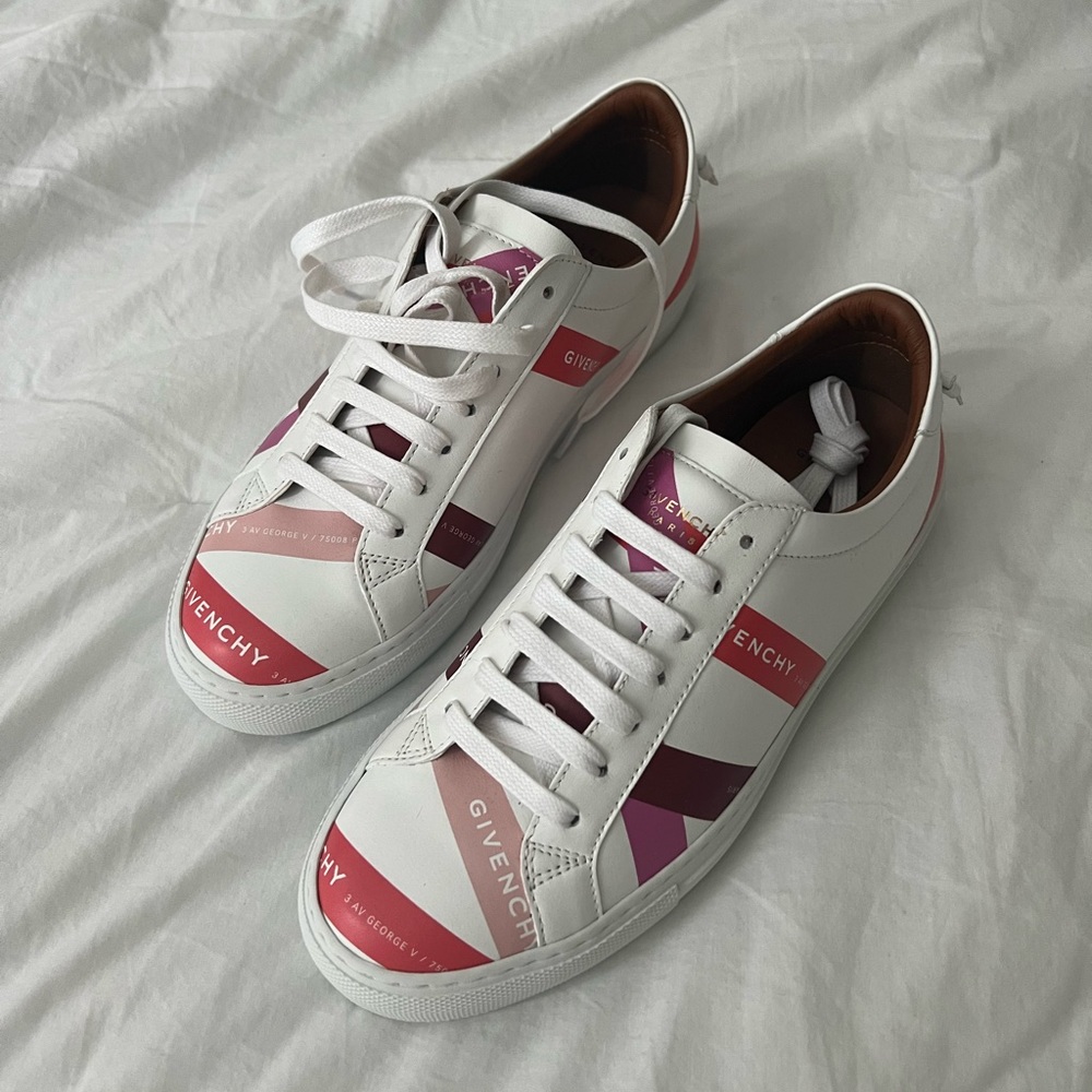 NWT Givenchy sneakers 36